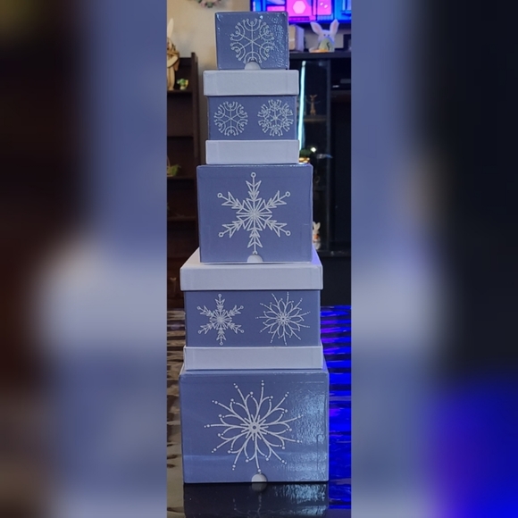 5 Stacking/Gift Boxes - Picture 2 of 7
